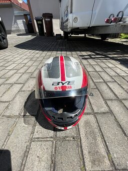 Prodám helmu Yamaha vel.58 - 4