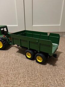 Bruder traktor s vlekem - 4