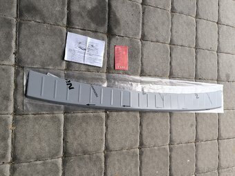 VW POLO VI NEREZ LIŠTA KUFRU - 4