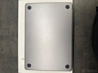 MacBook Air m2 15” Space Gray - 4