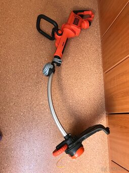 Elektrická strunová sekačka Black & Decker GL9035. - 4