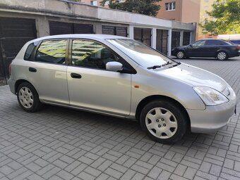 Honda Civic 7G 1.6i - 4