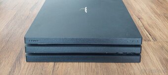 Playstation 4 PRO 1TB v perfektnim stavu - [4.4. 2025] - 4