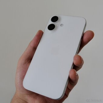 iPhone 16 bílý, 128 GB, v záruce, s příslušenstvím - 4