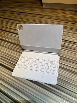 Ipad Air 5th gen + příslušenství - 4