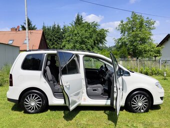 Volkswagen Touran 1.4TSi 2010 zánovní STK - levně - 4