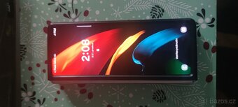 Samsung Galaxy Z Fold 2 5G v top stavu s černým krytem - 4