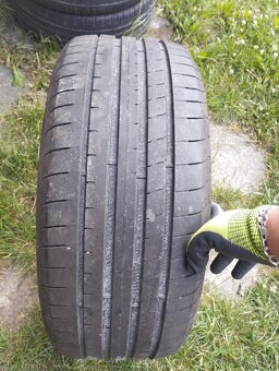 245/45R18 - 4