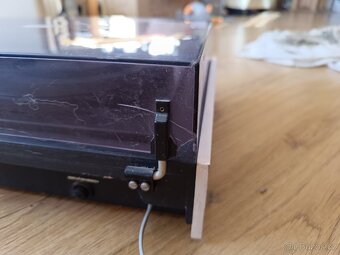 Gramofon Tesla NZC 421 - 4