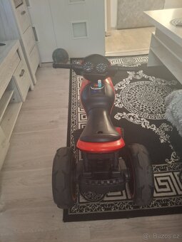 Prodám dětskou ektrickou tříkolku - 4