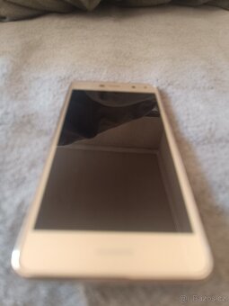 Telefon Huawei, telefon je plně funkční, bez škrábanců - 4