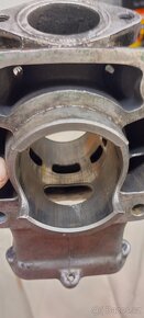 Válec Aprilia RS 125 220H - určený k opravě - 4