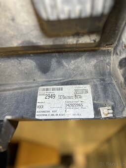 Mercedes w167 boční prahy pravý + levý A1676902004 /2304 - 4