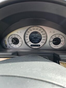 Mercedes w211 E500 4matic 5G tronic v kombíku - 4