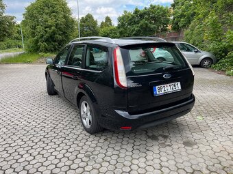 Ford Focus 1.6i 74kw Kombi 2010 - 4