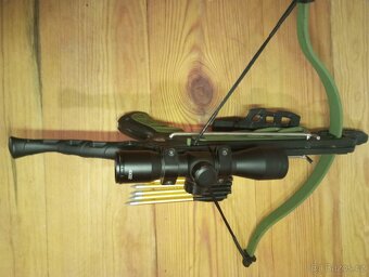 Kuše Aligator + Kušohled 4×32 + 12 šipek - 4