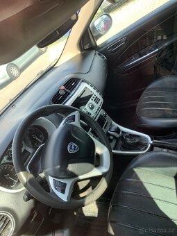 Lancia Delta 3 2.0jtd 121kw 2008 - 4