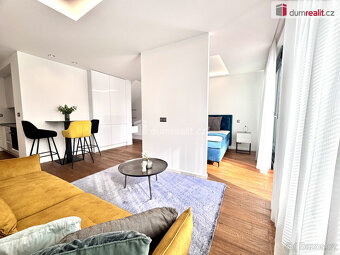 Prodej zrekonstruovaného bytu s garážovým stáním a balkonem - 4