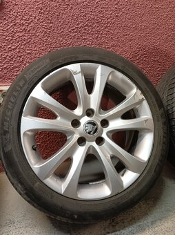 Prodám alu disky Škoda Trifid 17" 5x112 LETNÍ pneu - 4