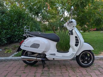 Vespa GTS Super 300 - 4