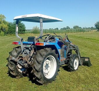 Iseki Geas 25 originální nakladačem - 4