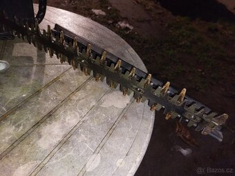 Motorový plotostřih Hikoki CH 24EBP - 4