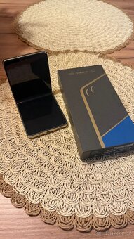 Galaxy Z Flip7 Olympic edition - 4