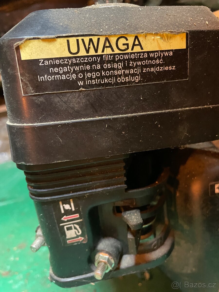 prodám požitý 4taktní motor viz foto 6,5 - 5