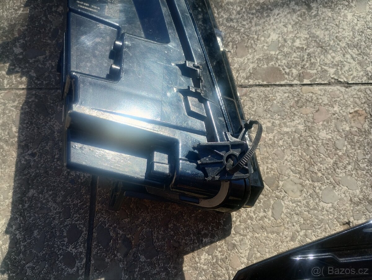 Peugeot 308 P5 t10 plast nárazníku - 5