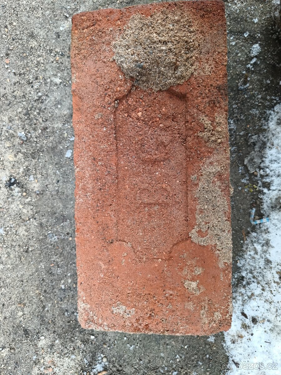 Cihly + žlaby za odvoz - 5