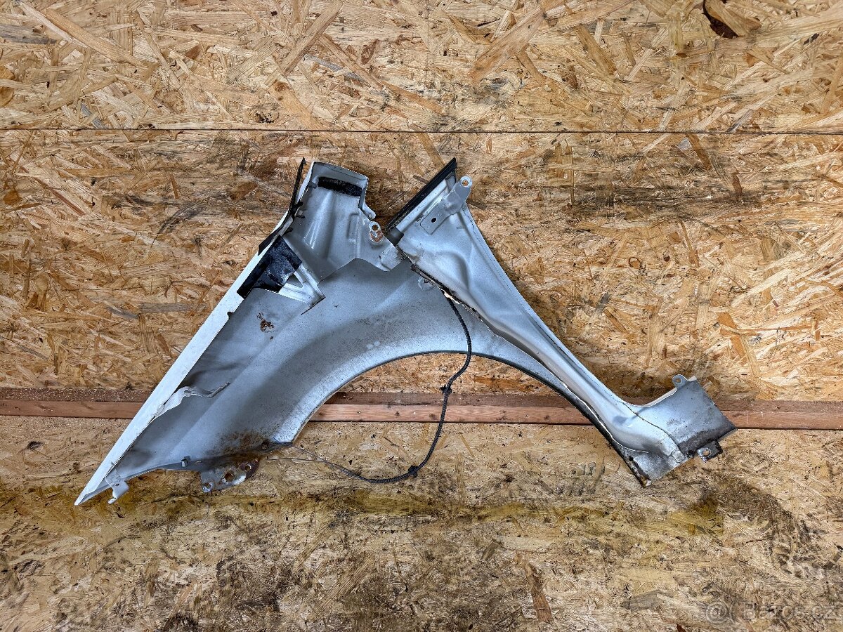 PRAVÝ PŘEDNÍ BLATNÍK FIAT LINEA - 5