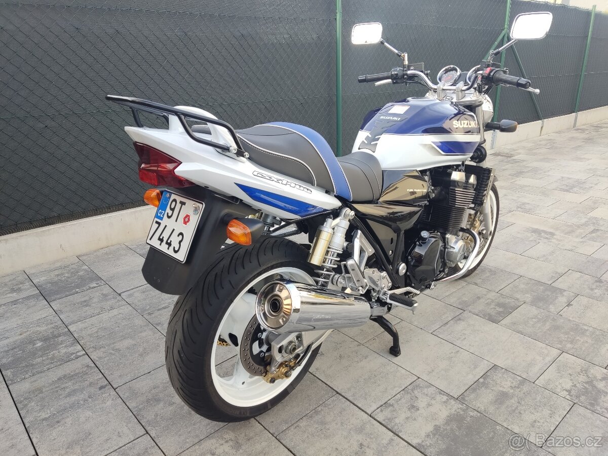 Suzuki GSX 1400 - 5