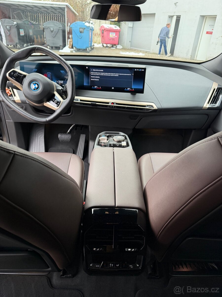 BMW IX 40 - 5