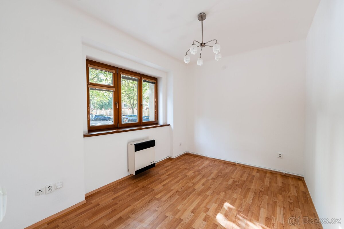 Pronájem bytu 2+1 43 m², Praha - Karlín, ev.č. 00070 - 5