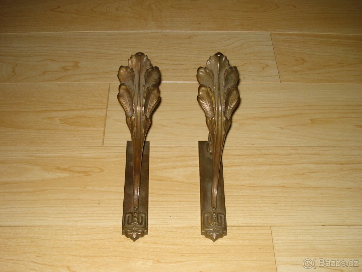 Staré konzoly na záclony - 5