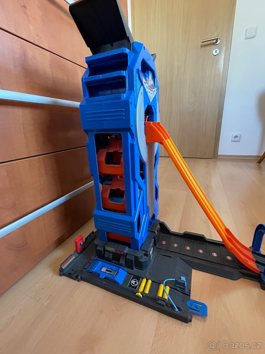 Hot Wheels City Mega garáž - top stav - 5