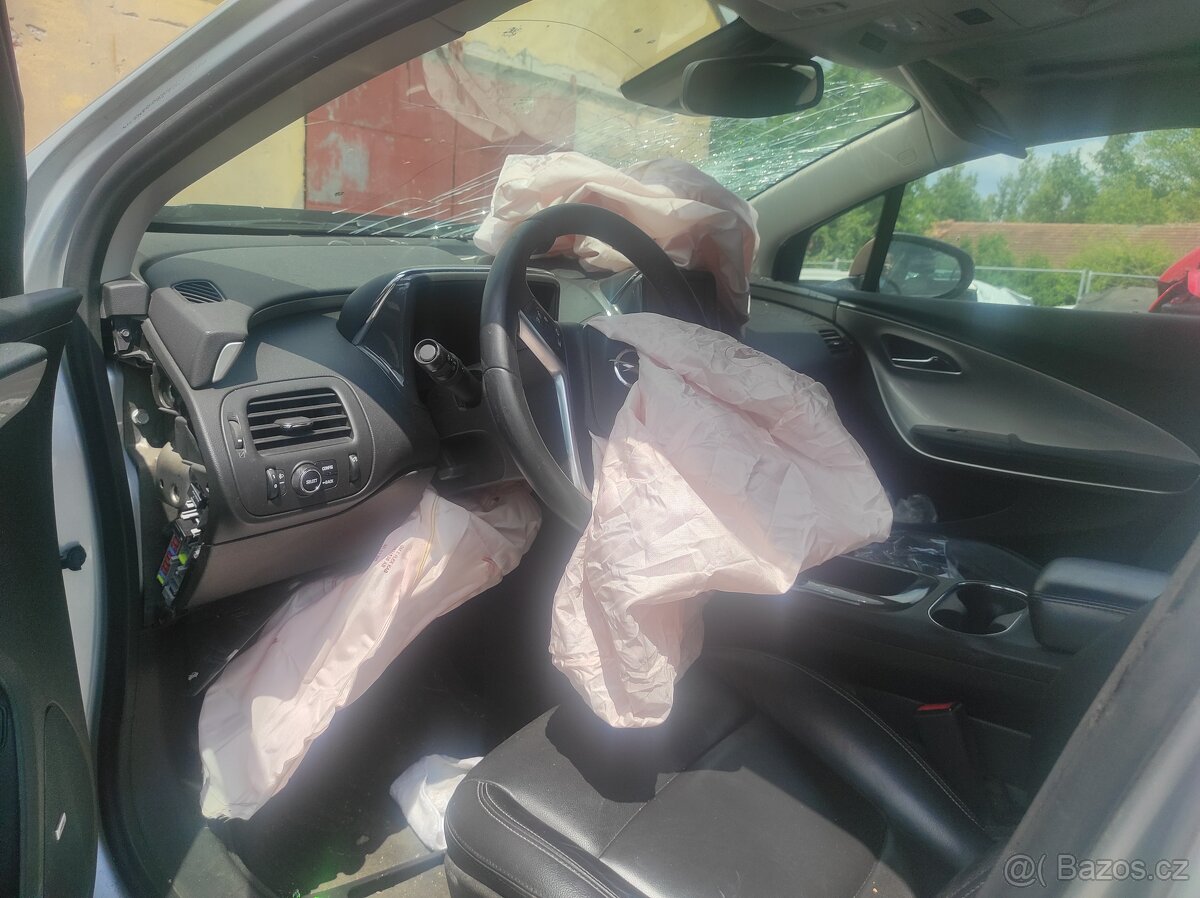 Opel Ampera 1.4 + elektro 2014 - 5