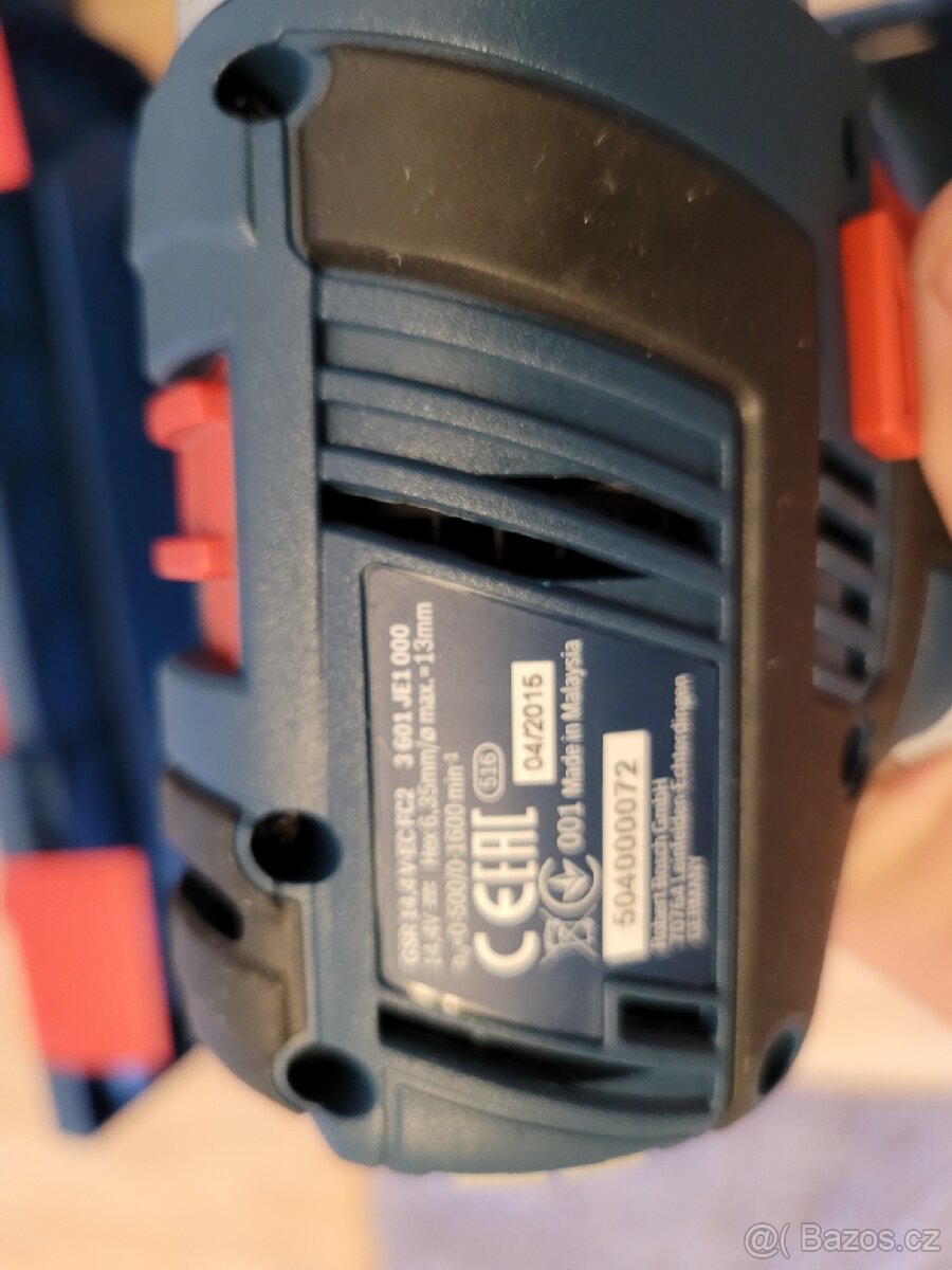 Aku šroubovák / vrtačka s 4 adaptéry Bosch + kufr + aku - 5