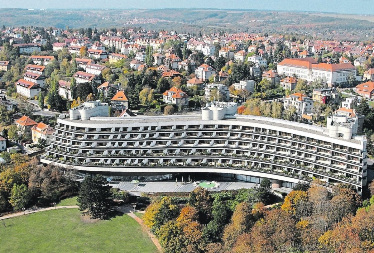 Rarita Sklenice na koňak s logem Hotel Praha - 5