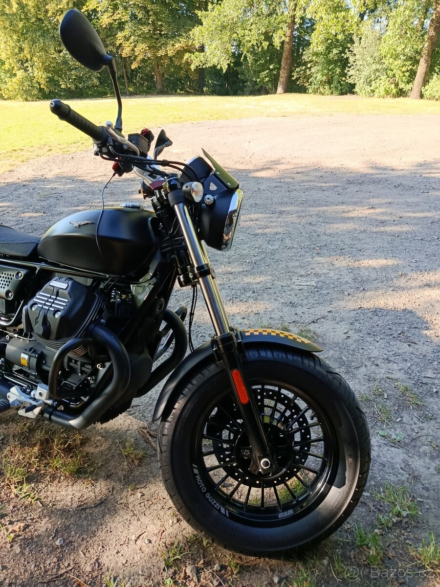 Moto guzzi v9 bobber - 5