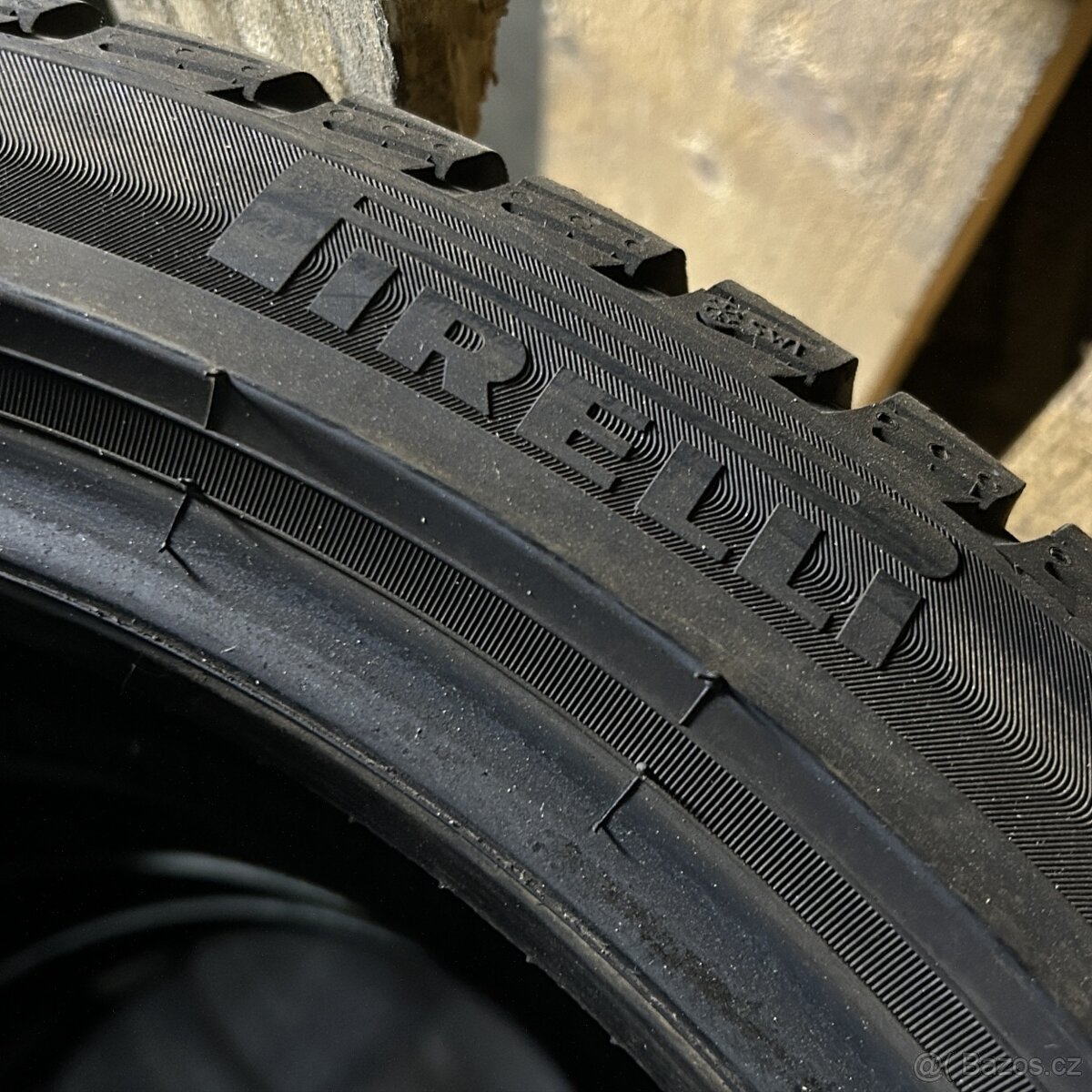 Zimní pneu 205/45 R17 88V Pirelli RF 5,5-6mm - 5