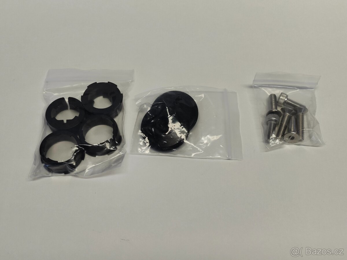 Prodám kulatá zrcátka pro motorky Triumph s logem Triumph - 5