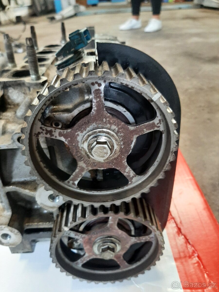 Ford focus 1.4i hlava motoru - 5