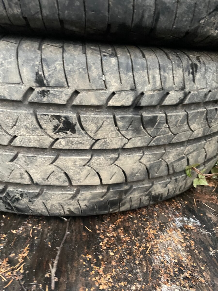 Pneu 235/65 r16 - 5