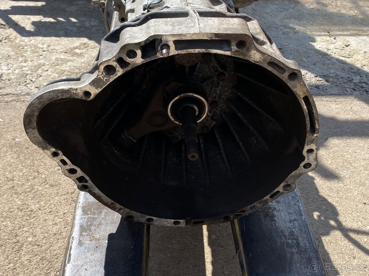 Nissan Pick-up / Navara D22 Převodovka a rozvodovka 2.5TD - 5