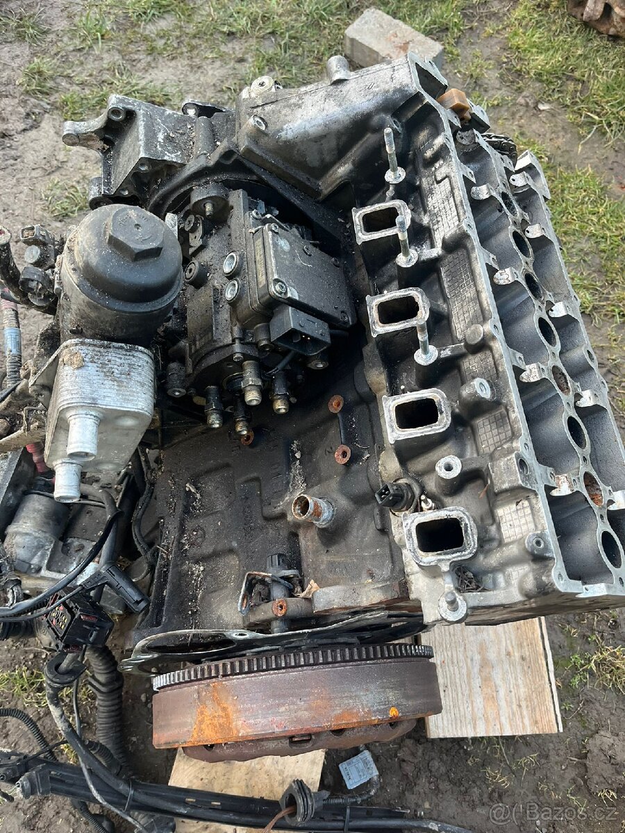BMW E46 rozebraný motor - 5