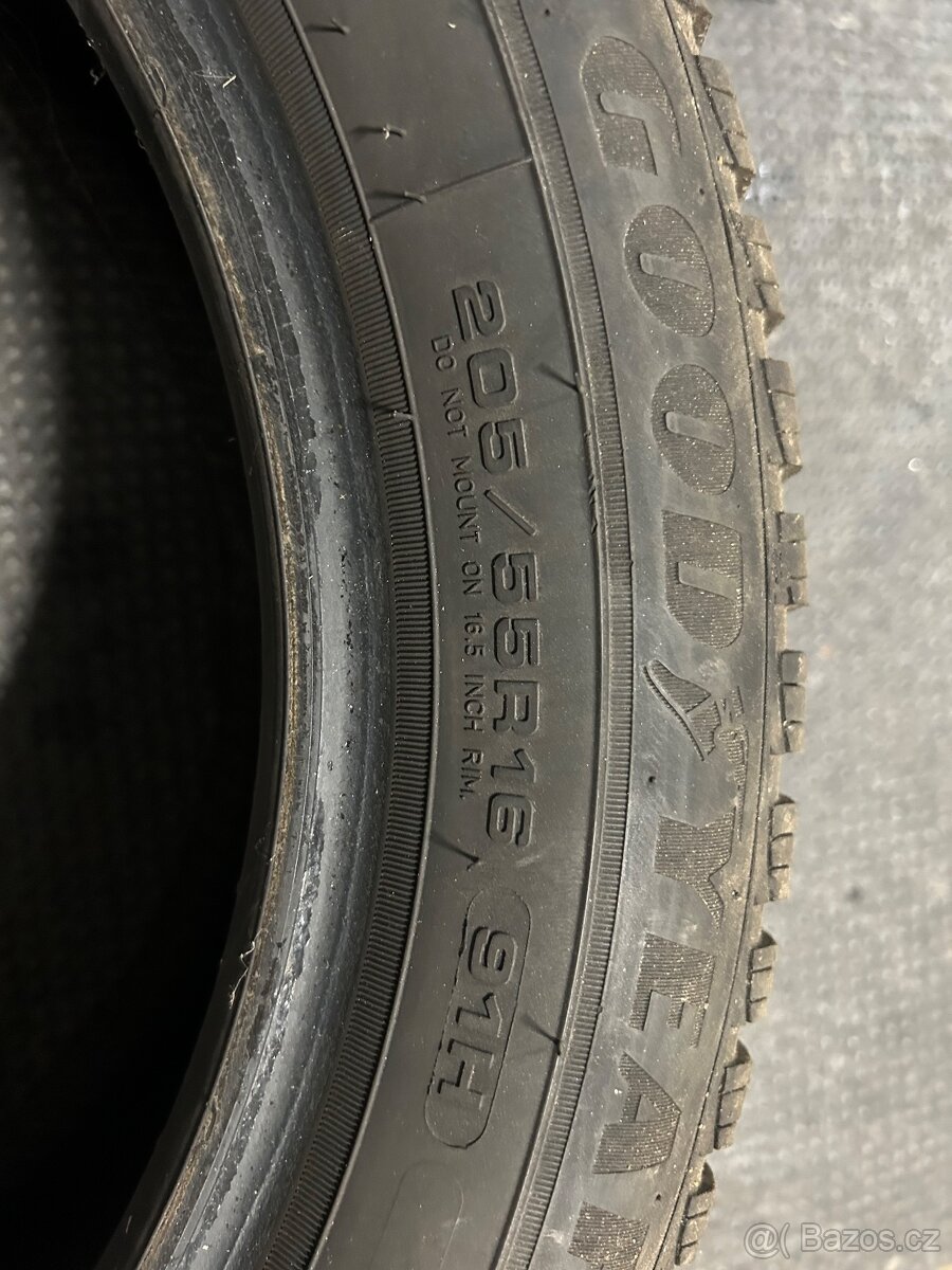 Goodyear 205/55R16 - 5