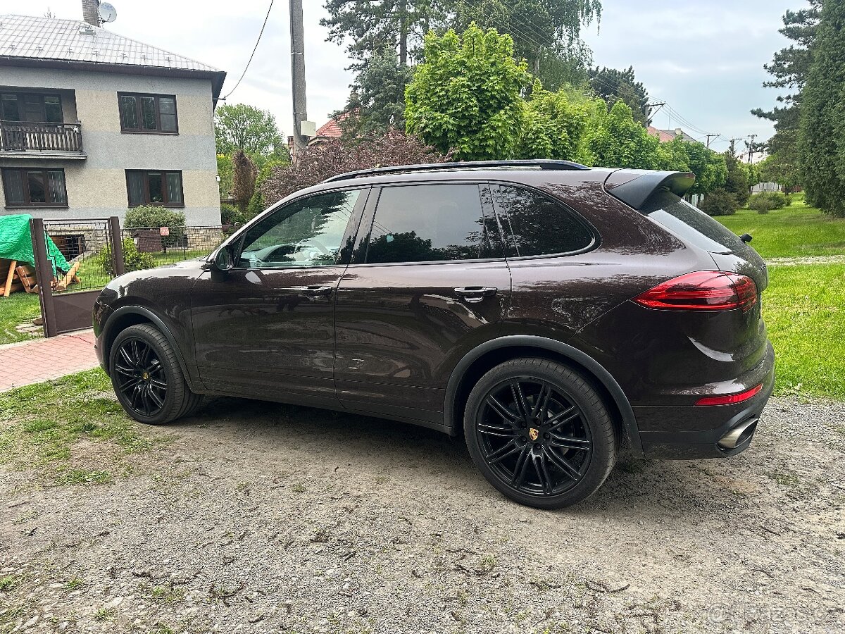 Porsche Cayenne 3.0, V6.