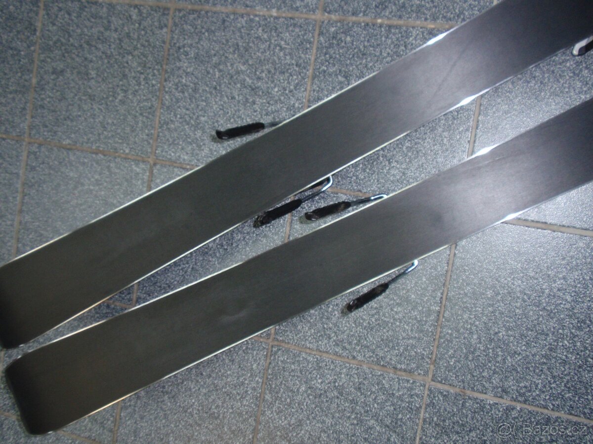 TOP DÁMSKÉ NASERVISOVANÉ 151 CM LYŽE CARVY ATOMIC CLOUD 9 - 5