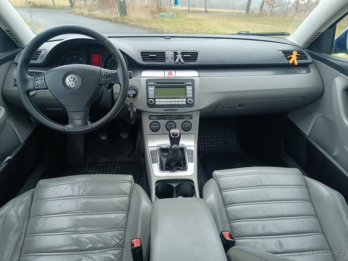 Prodám VW Passat kombi 2.0 TDI 4motion - 5